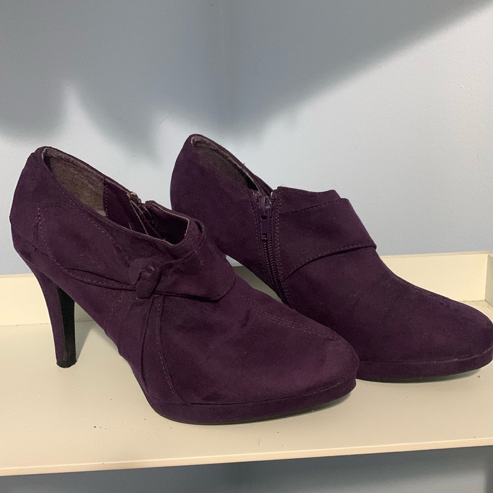 Naturalizer purple faux suede booties